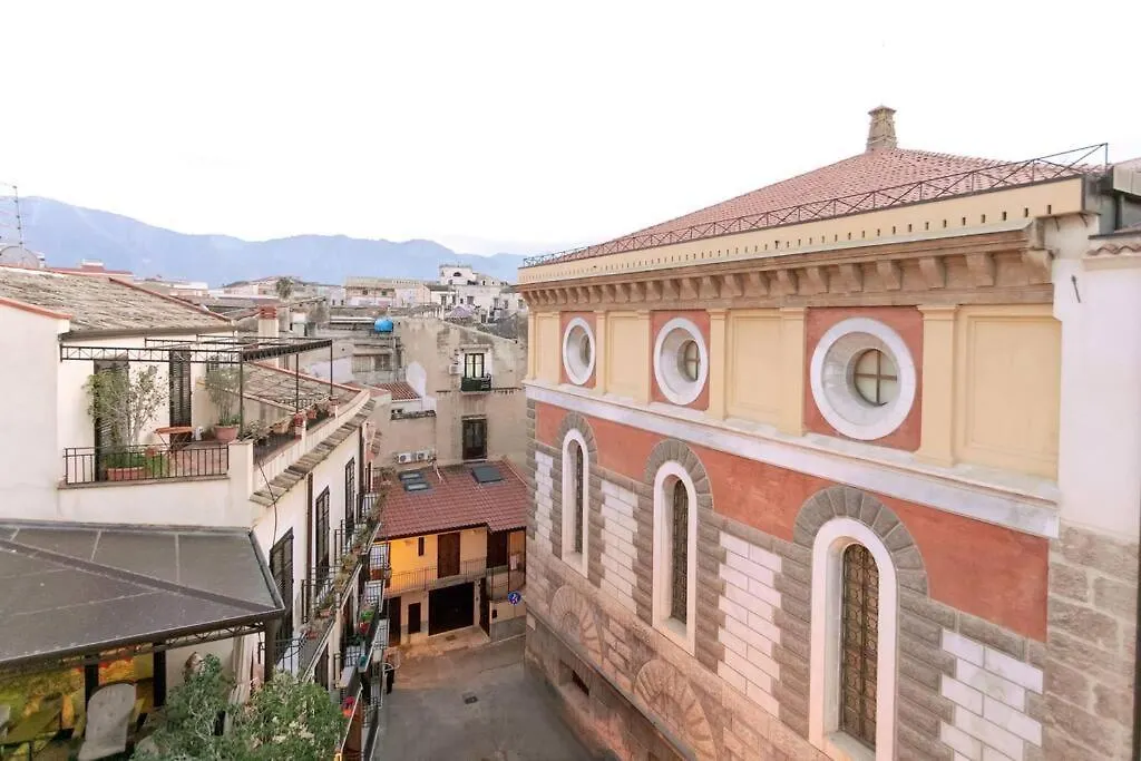Awesome Terrace And Apartment In The City Centre Palermo Italy